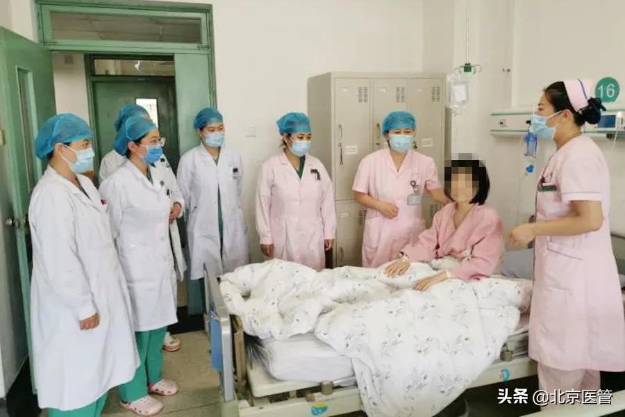 全副武装，北京佑安医院医护成功救治异位妊娠破裂出血患者