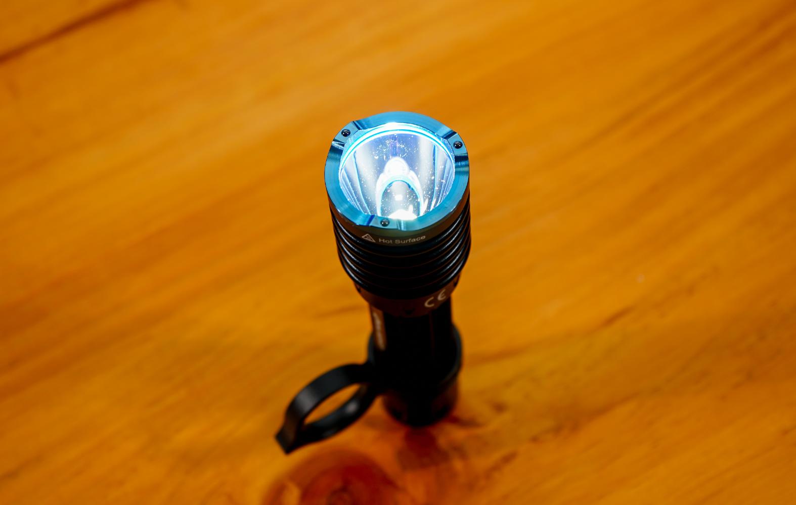 最纯粹的战术手电筒体验如何？傲雷WARRIOR武士X3首发上手