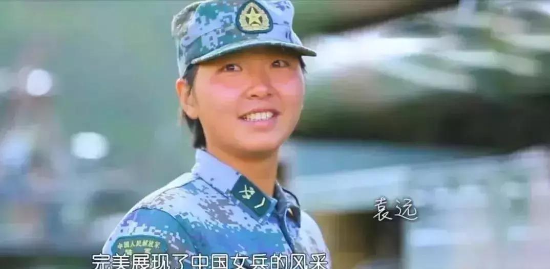 最美坦克女兵对比照,坦克女兵曾经的照片