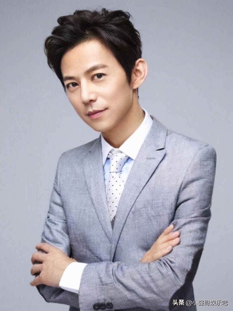 何炅的绯闻女友出来了，一起聚餐，隐藏多年的恋情似乎曝光