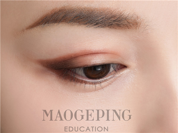 不会出错的眼影公式,新手不会出错的眼影盘颜色