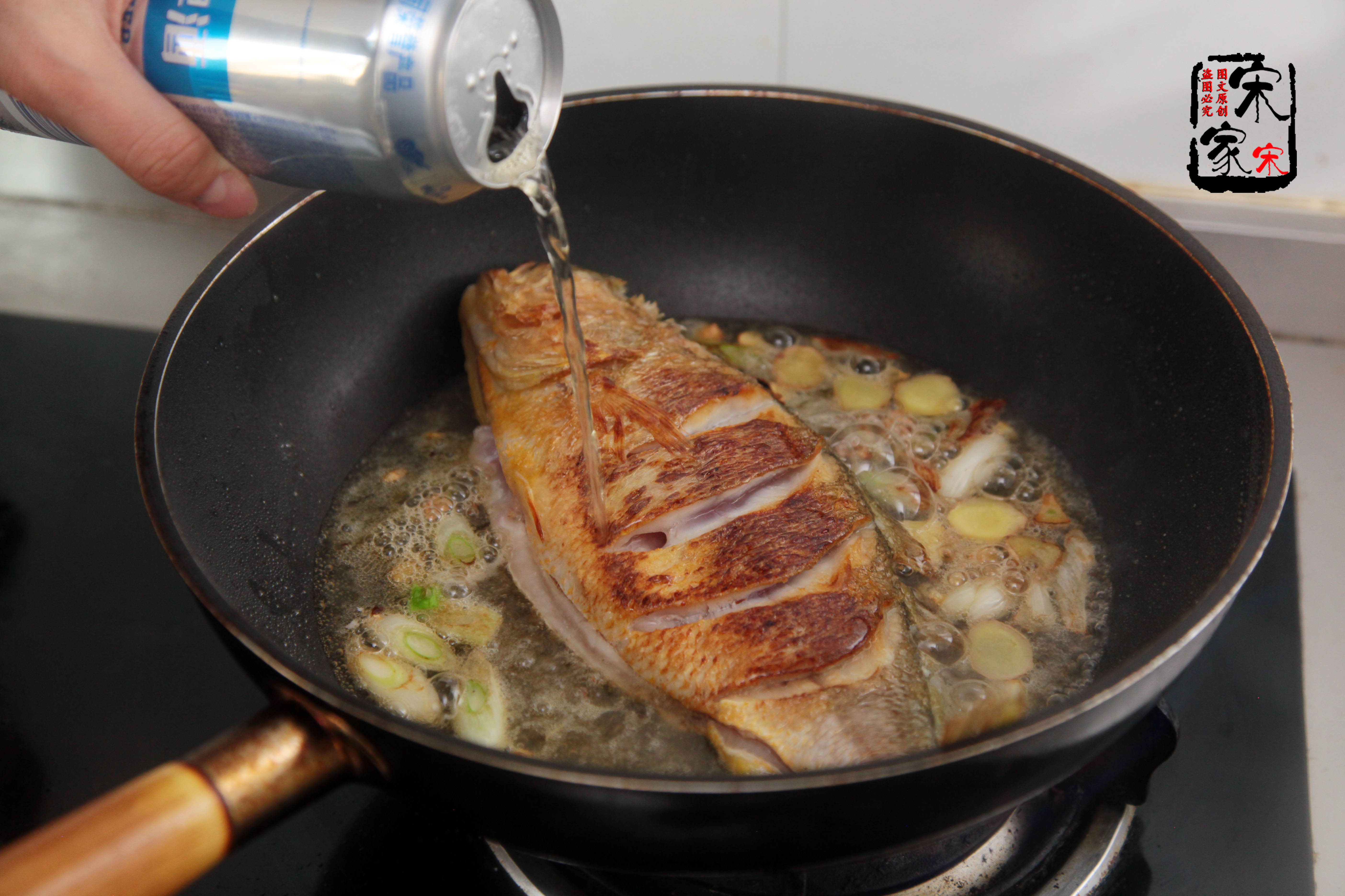 五星级大厨炖鱼视频,二十年大厨炖鱼配方