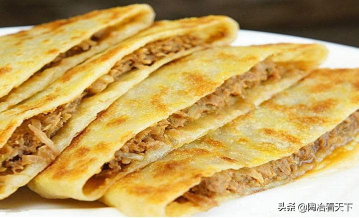 烙香河肉饼薄皮大馅,香河肉饼又酥又脆