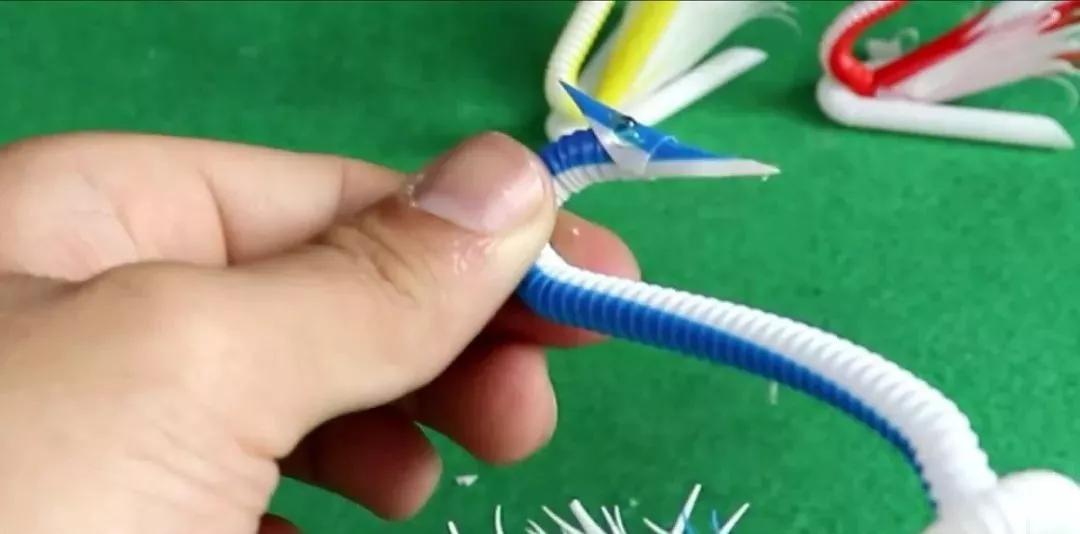 七彩的吸管剪一剪,DIY的蜗牛,天鹅,简直太像了(附教程)