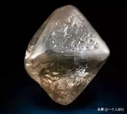 閽荤煶涔嬬編鍦ㄤ簬姘告亽,閽荤煶鍘熺煶琛ㄩ潰鐗瑰緛