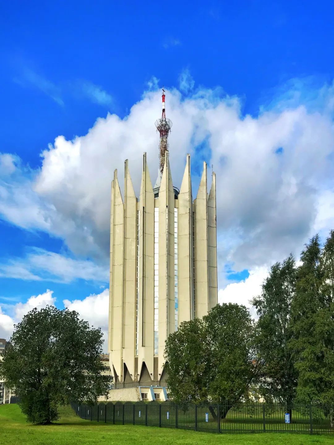 中国最魔幻的大楼,全球最魔幻摩天大楼