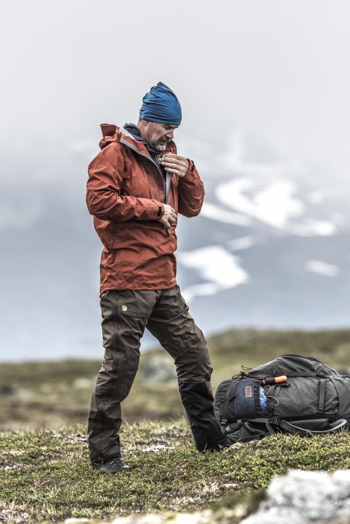 fila冲锋衣最新材质,100多的冲锋衣什么材质