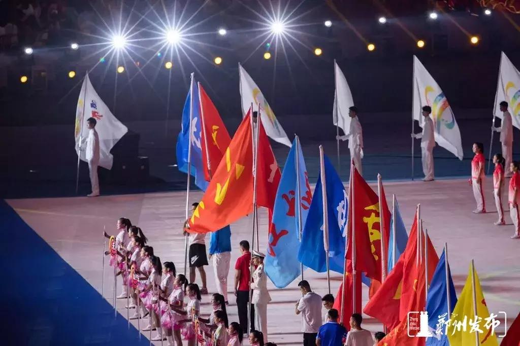 郑州奥体中心震撼场面,郑州奥体中心晚上视频