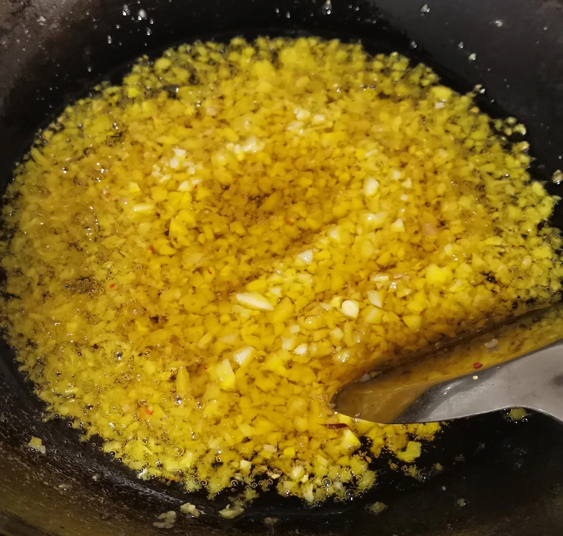 辣椒酱最正宗的做法家庭版,辣椒酱的家常做法拌饭