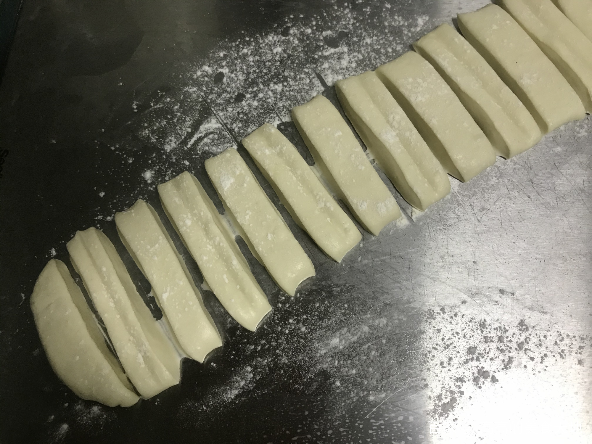 花1000学的炸油条做法,酥油条配方