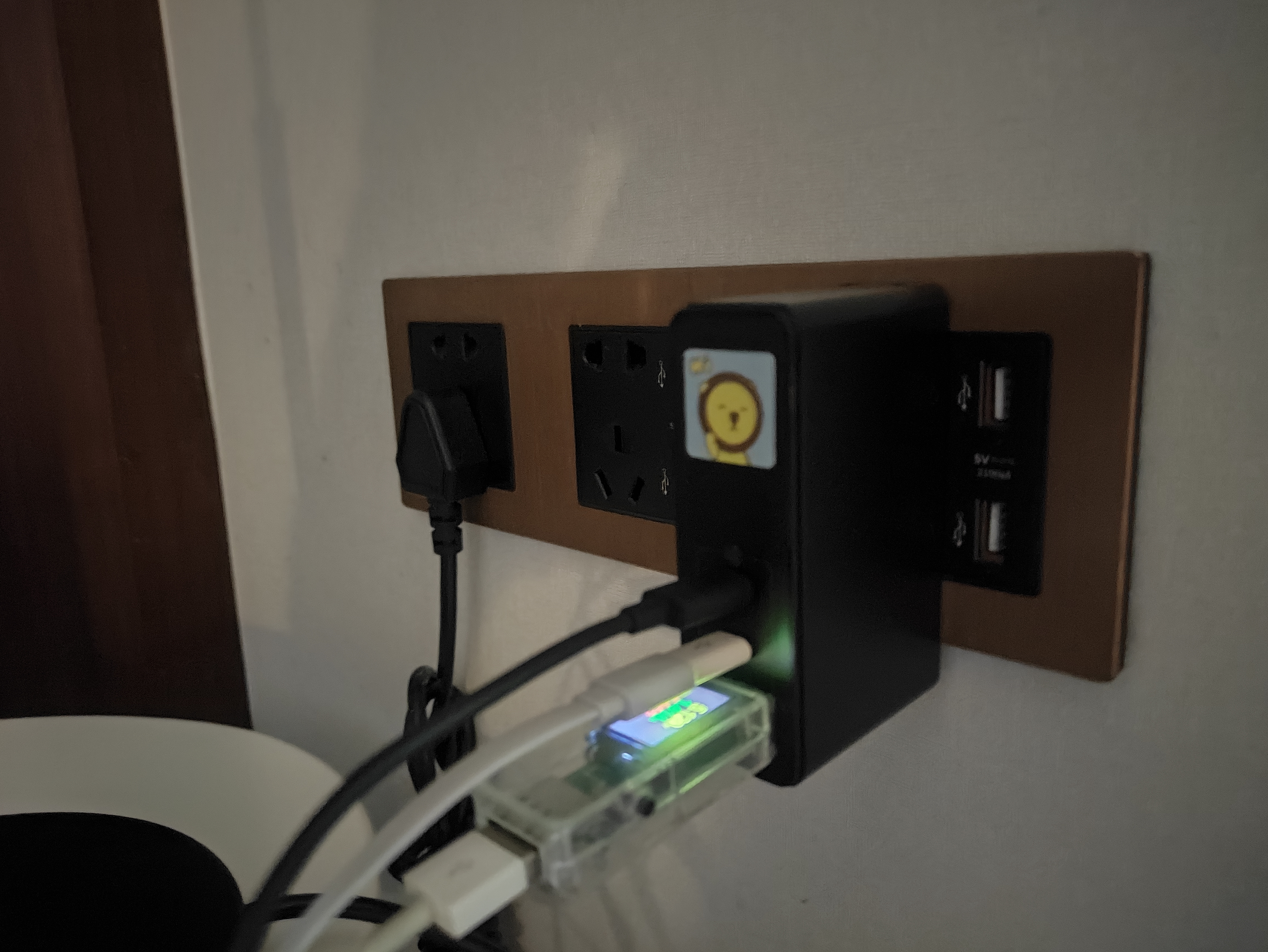 2c1a快充充电头,65w氮化镓充电器2c1a方案