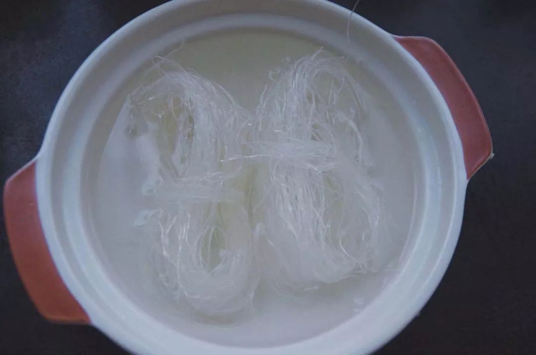 凉拌白菜小窍门清凉爽口简单好吃,凉拌大白菜最好吃的做法第一美食