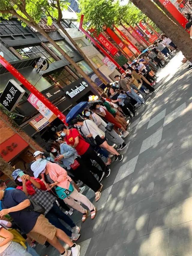 开奶茶店的不止王俊凯!为什么明星都钟爱开一家奶茶店?