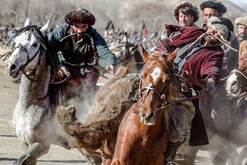 中国牌照车在国外自驾游,开中国牌照车去外国