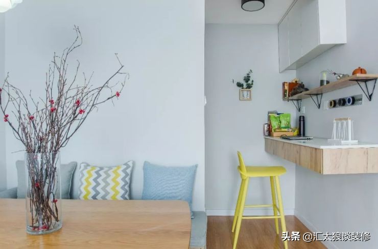 她家装修很简单,她家两居室装修太惊艳了