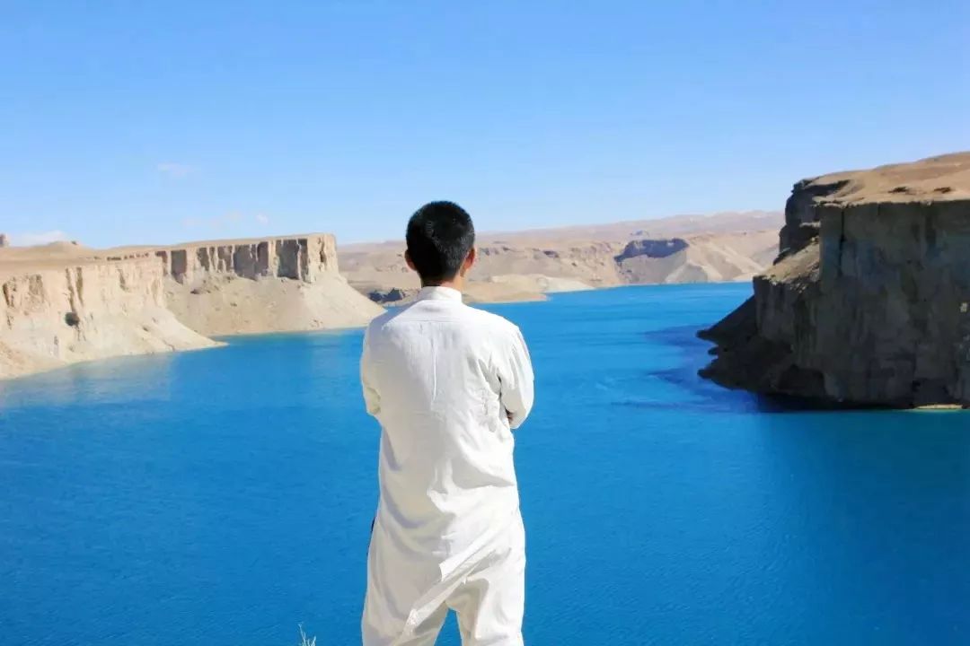 他一人一车环游五大洲，遭连环抢劫，却看见最美的风景