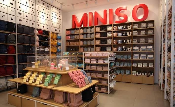 中国十元店,出海变轻奢