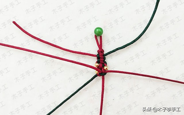 一根线串珠子手链,一个转运珠编手链的造型