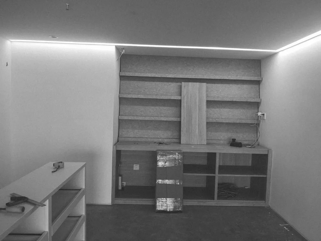 简约开放办公区设计,郑州办公空间设计风格