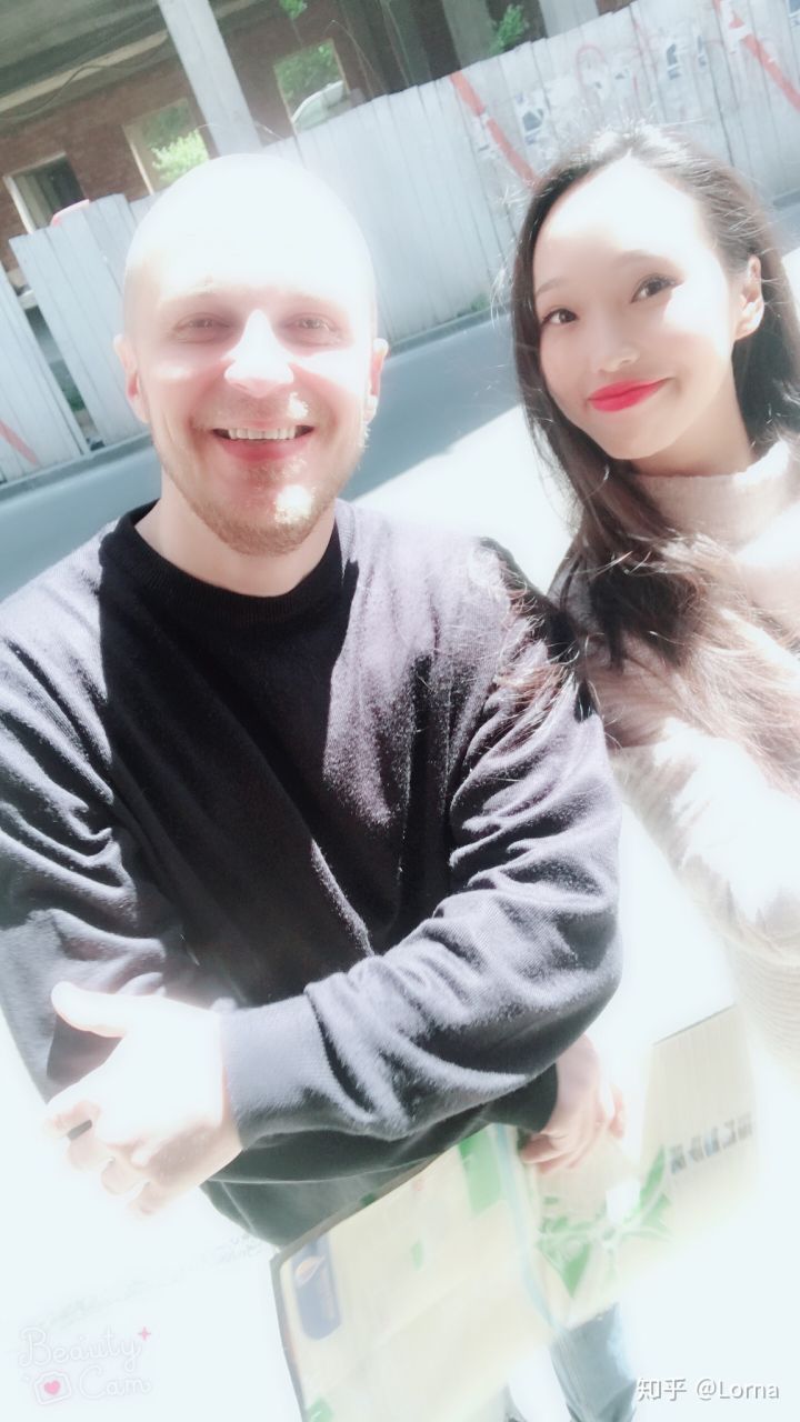 迪拜上班的中国女孩,在迪拜的中国女孩做什么工作