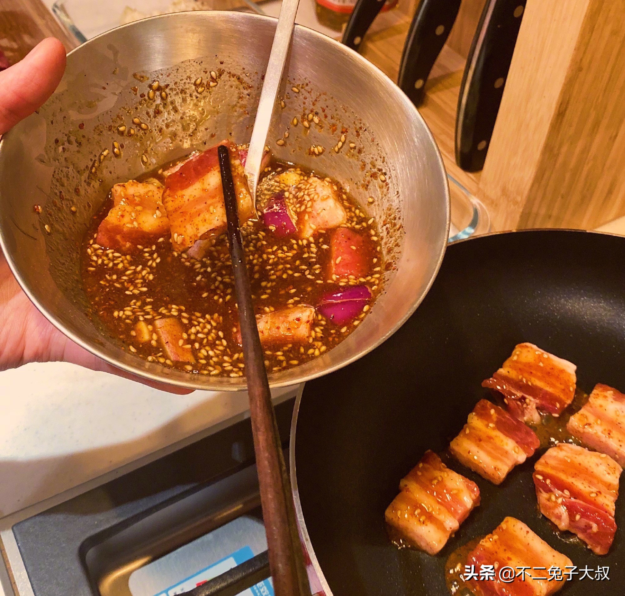 平底锅版的烧烤真的有灵魂真的香,连做几次发现了烧烤新技能