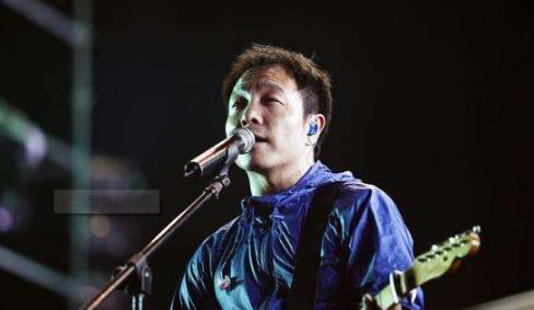 摇滚音乐人谈许巍,摇滚诗人许巍最新消息