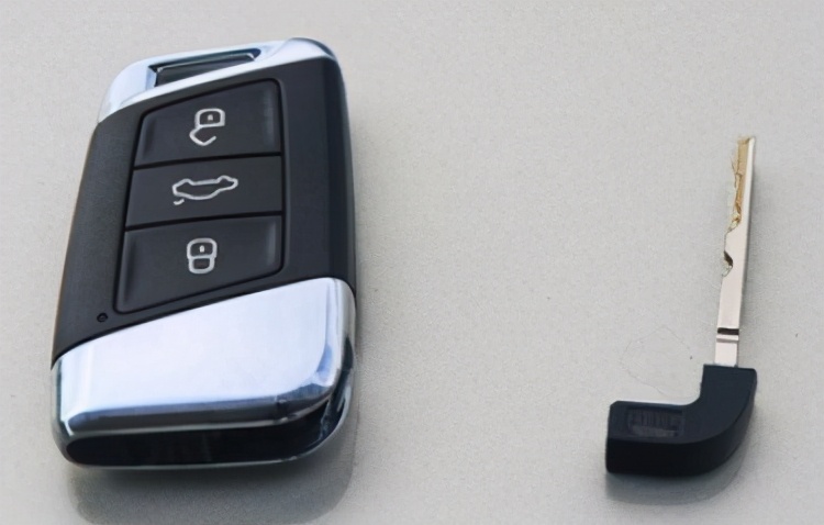 迈腾钥匙怎么激活视频,迈腾车钥匙怎么换电池视频教程