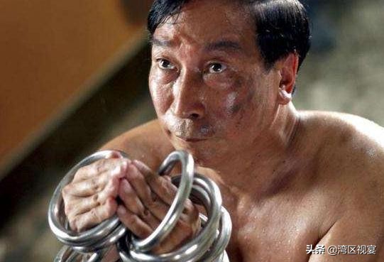 重温星爷经典《功夫》,星爷在电影中的功夫绝招排名