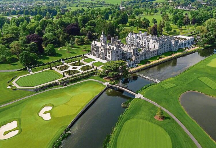 张若昀唐艺昕拍婚纱照被偶遇,网友偶遇张若昀唐艺昕拍婚纱照