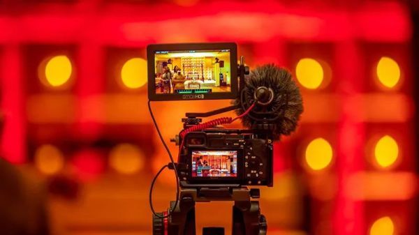 中国直播带货惊呆外国人,中国直播间带货震惊老外