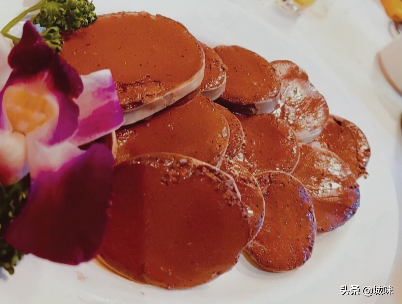 东北酸菜白肉锅的正宗做法,酸菜白肉为什么不酸