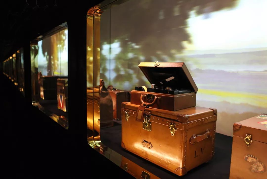 美国人眼中的中国“95后”：还没赚钱，却已很会花钱