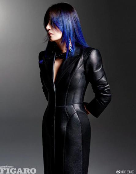 蓝发层次感,赵薇挑染