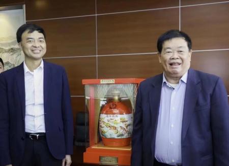 囤一箱茅台30年后价值,花100万买一集装箱茅台