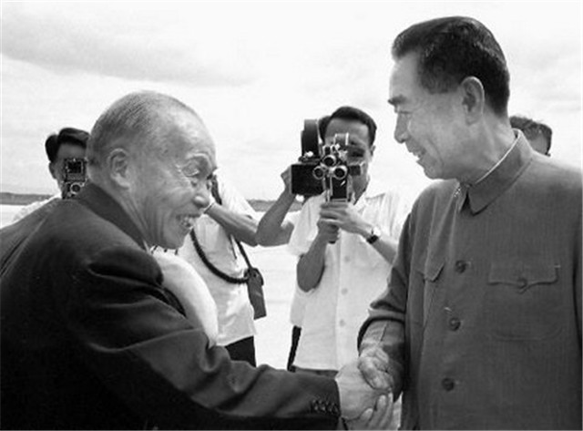 胡蝶的晚年生活视频,胡蝶抛弃了私生女吗