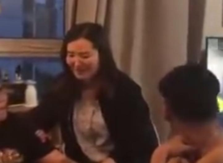 苏醒为立人设爆粗砸电视,黑历史太多,足球圈毕竟不是娱乐圈!