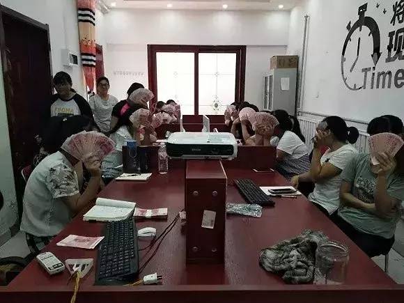 月入1w副业无资金无人脉怎么创业,没钱没人脉怎么做副业赚钱