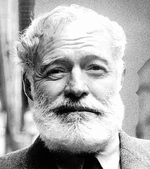 海明威：早年经历5次战争4次车祸2次坠机，晚年却因为FBI而自杀