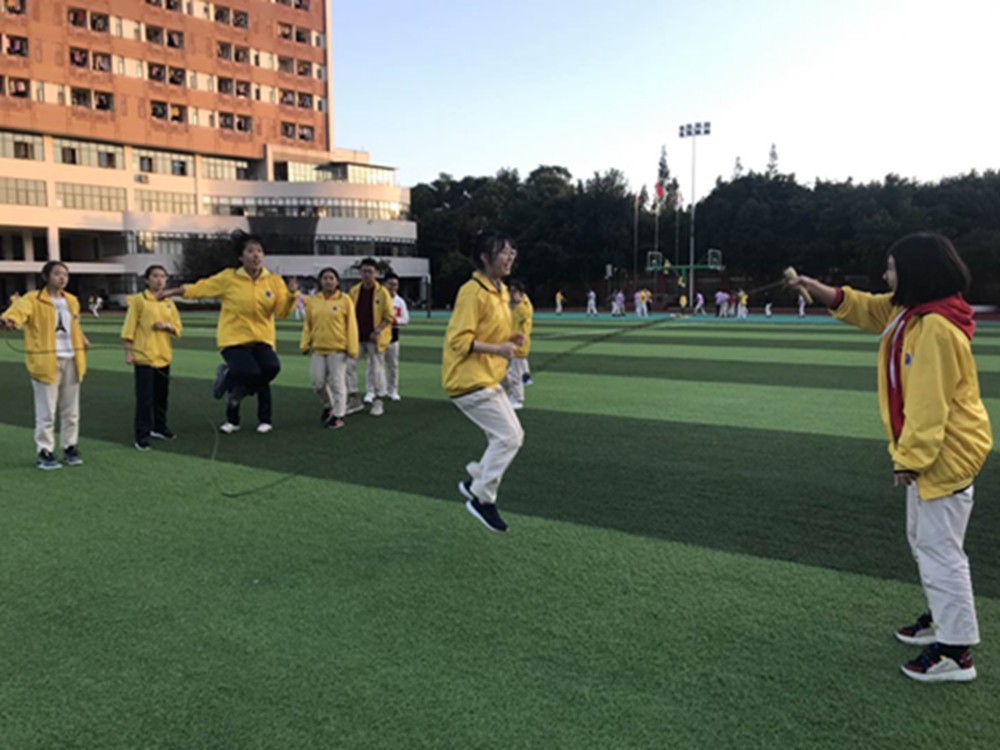 14年厚积薄发，高新实验进军“四川省阳光体育示范校”