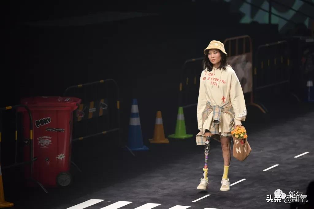 连​她也要被质疑靠腿炒作？