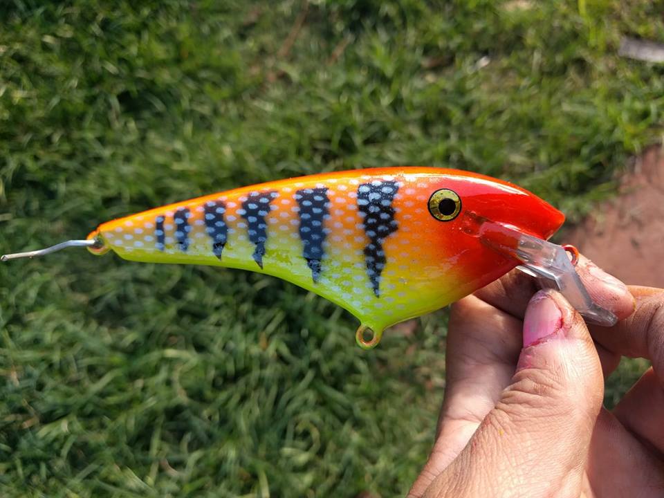 高手果然在民间，牛人不舍得买路亚鱼饵竟自己做，这手艺绝了