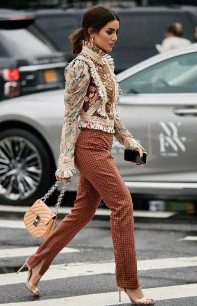 打*裤底**就要失宠了，今年大家都在穿“豆腐裤”，遮肉显高还时髦