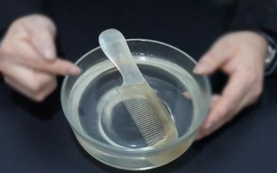 梳子很脏了怎么清理,梳子太脏了怎么清理