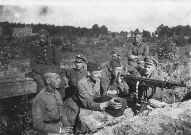 平独镇露大波波，自己作死被苏德两国瓜分，至今波兰仍不思悔改