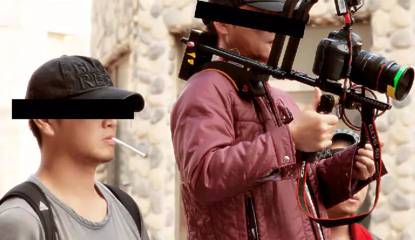 “我，4000万院线电影总导演，入围戛纳，如今在卖火锅底料！”