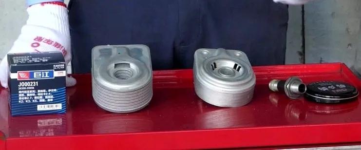 奥迪q7机滤底座漏油怎么处理,机滤稍微漏油需要更换吗