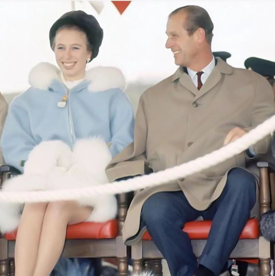 安妮公主宠爱查尔斯王子,安妮公主宠爱哈里