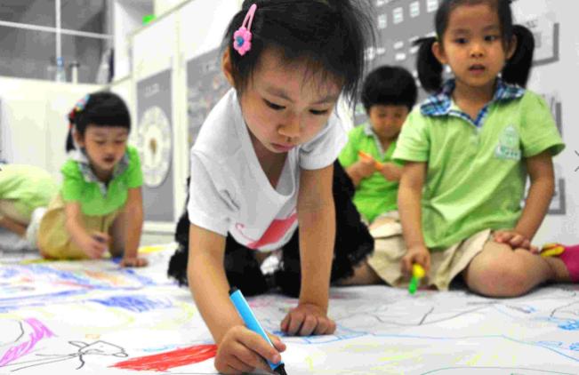 幼儿园的孩子不听话，家长抓住“两个阶段”，收获“听话”乖宝宝