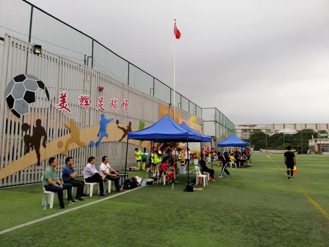 铿锵玫瑰美丽绽放女足夺冠,铿锵玫瑰1999国家女子足球队