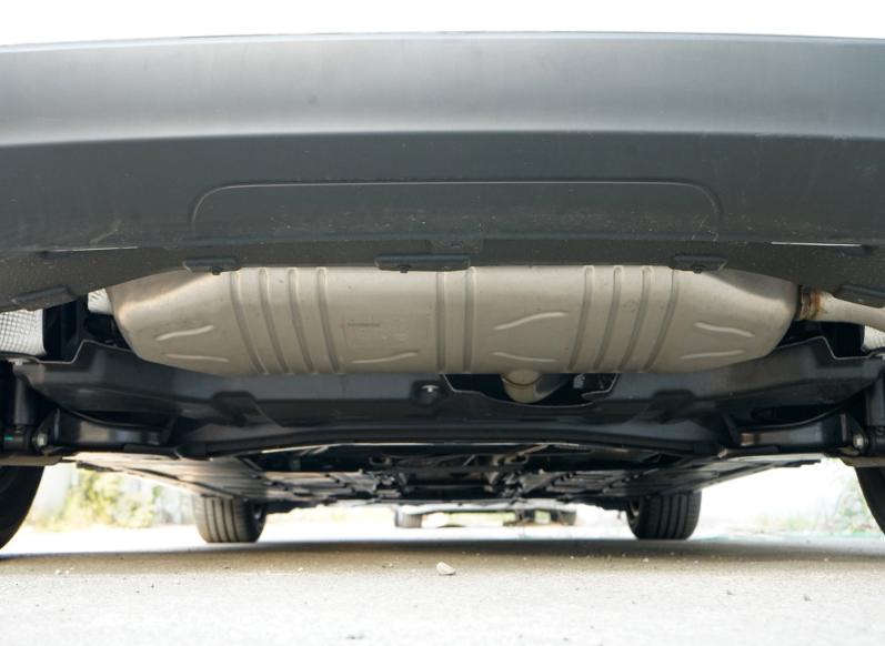 2023款奔驰a180l和宝马120i,奔驰a级180和200哪个更值得买